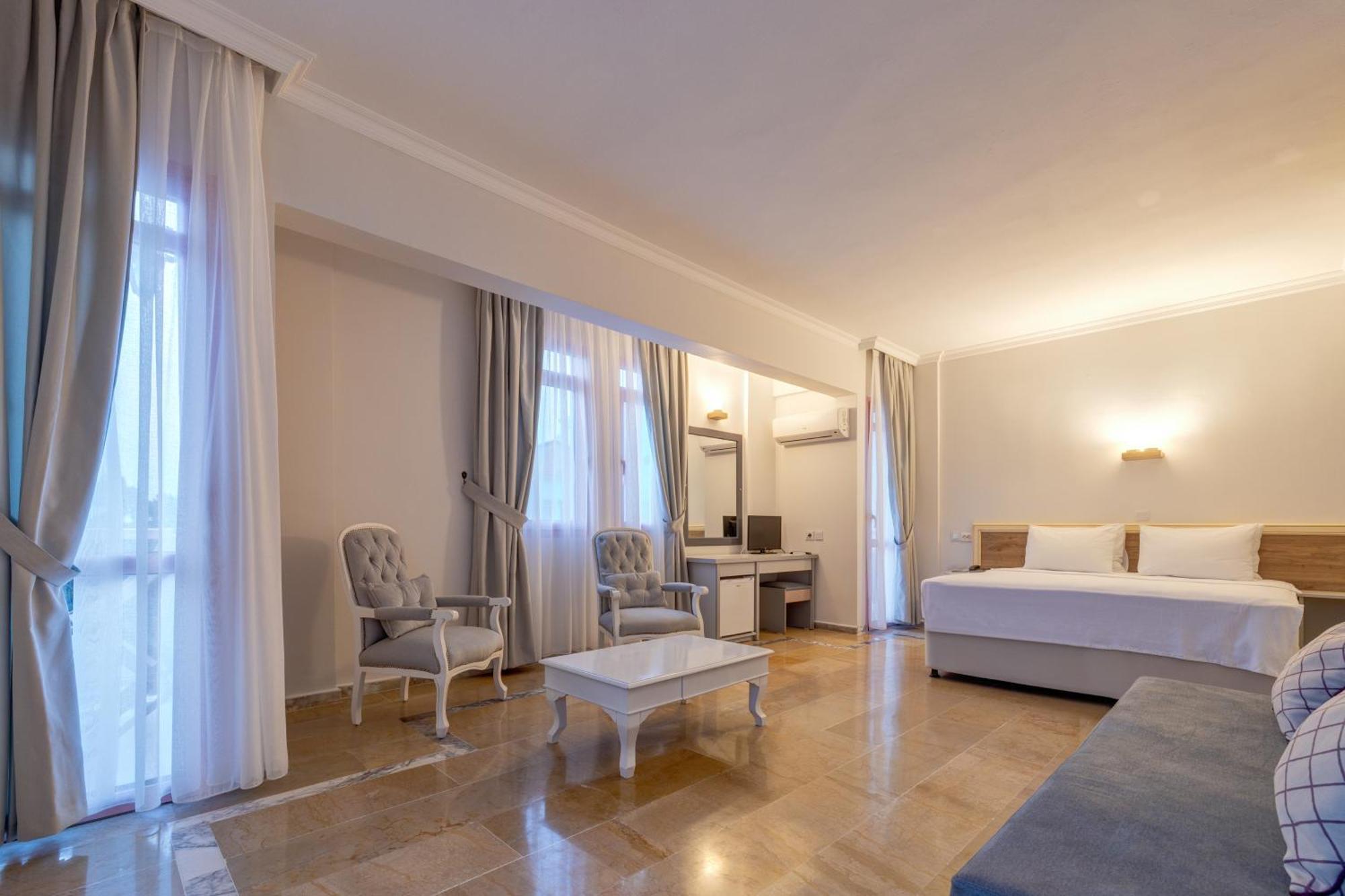 Hanedan Beach Hotel Foca Exterior photo