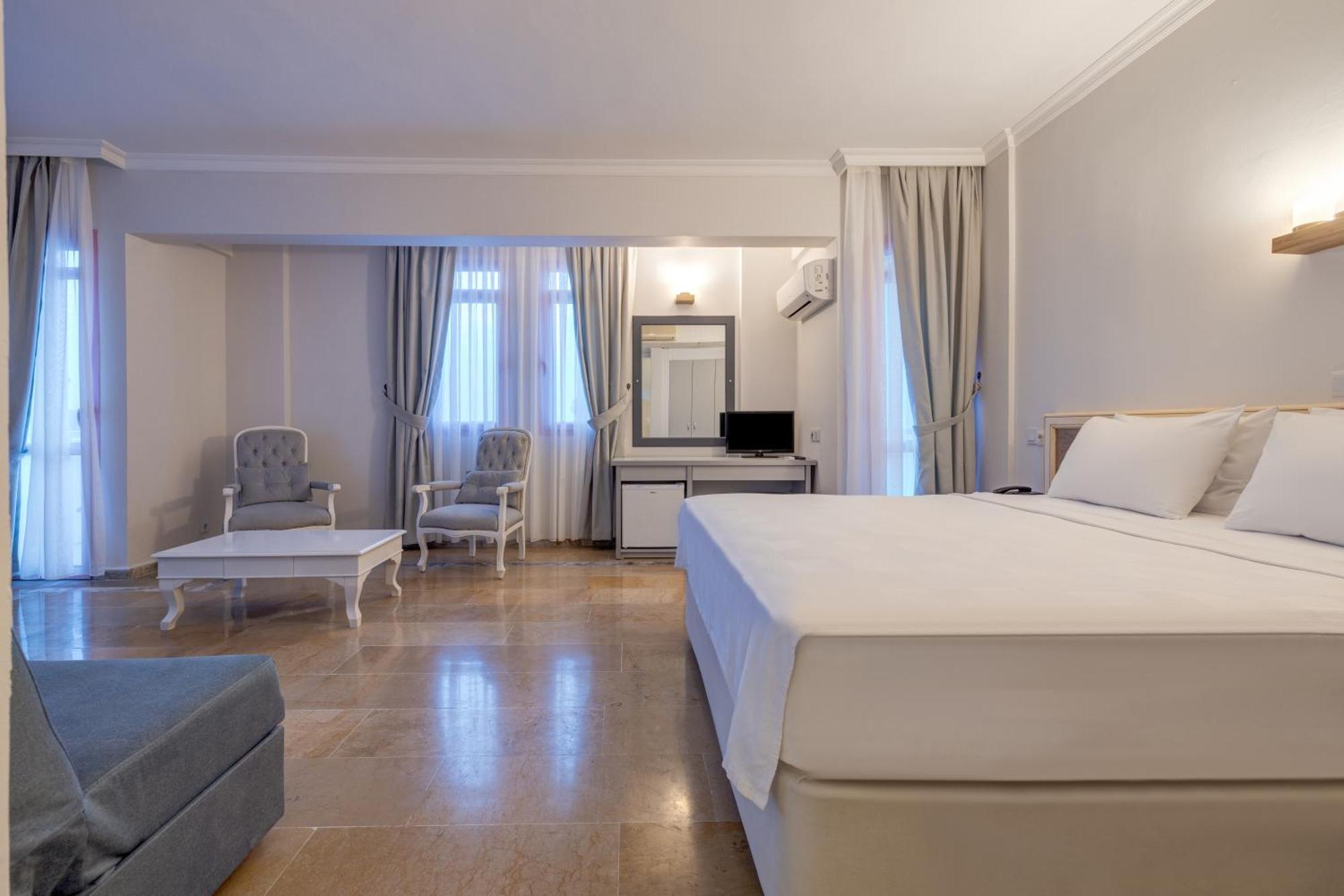 Hanedan Beach Hotel Foca Exterior photo