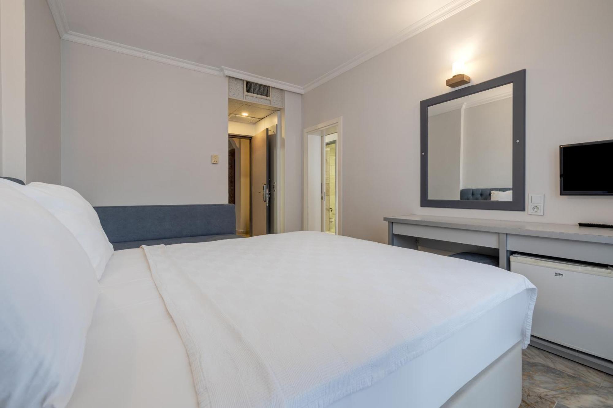 Hanedan Beach Hotel Foca Exterior photo