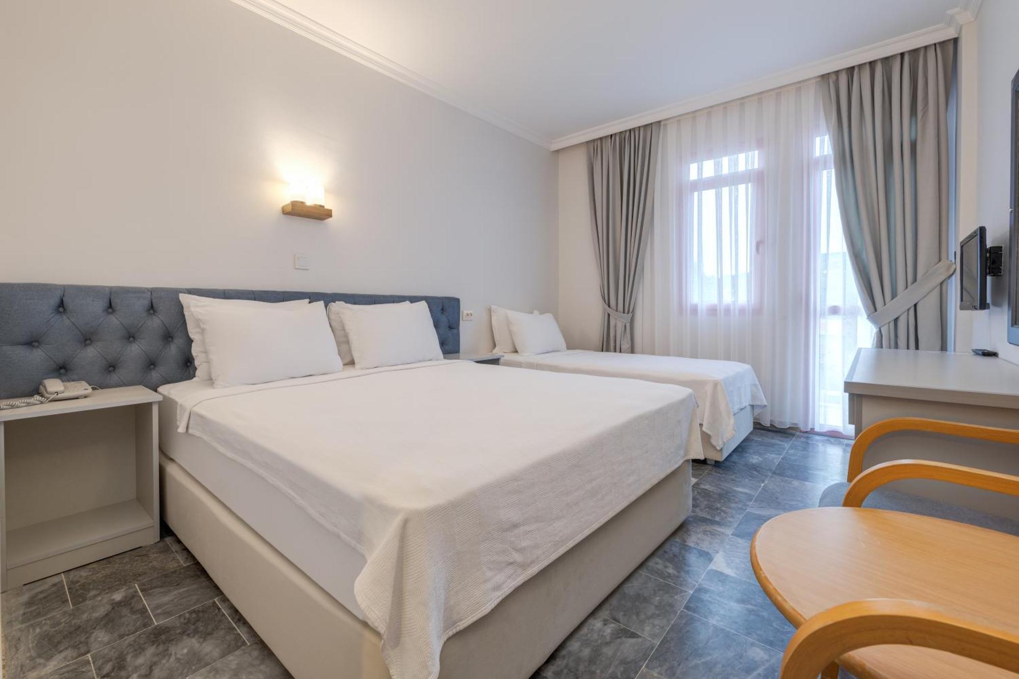 Hanedan Beach Hotel Foca Exterior photo