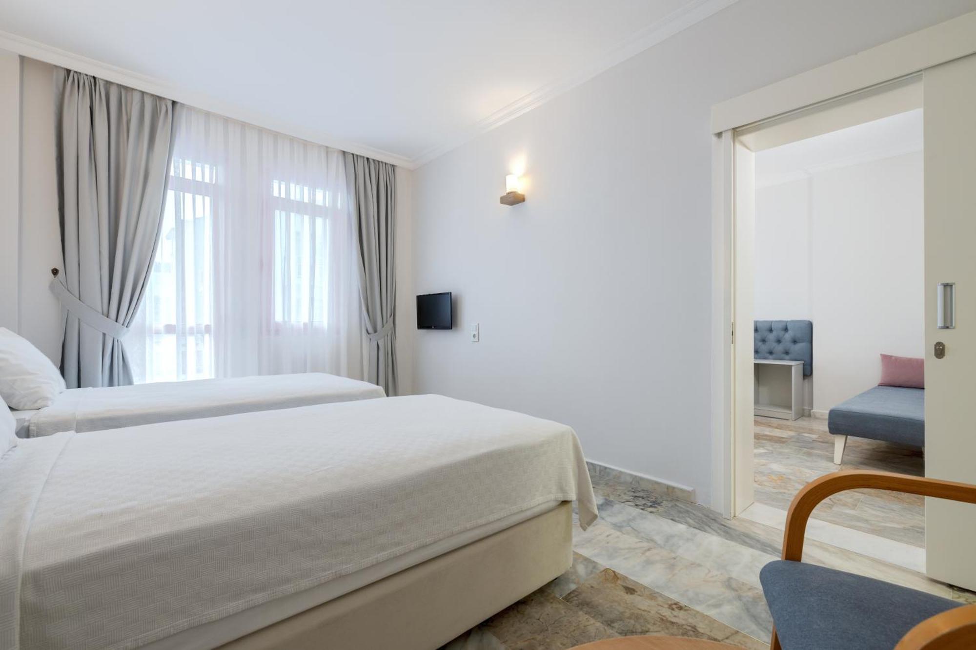 Hanedan Beach Hotel Foca Exterior photo