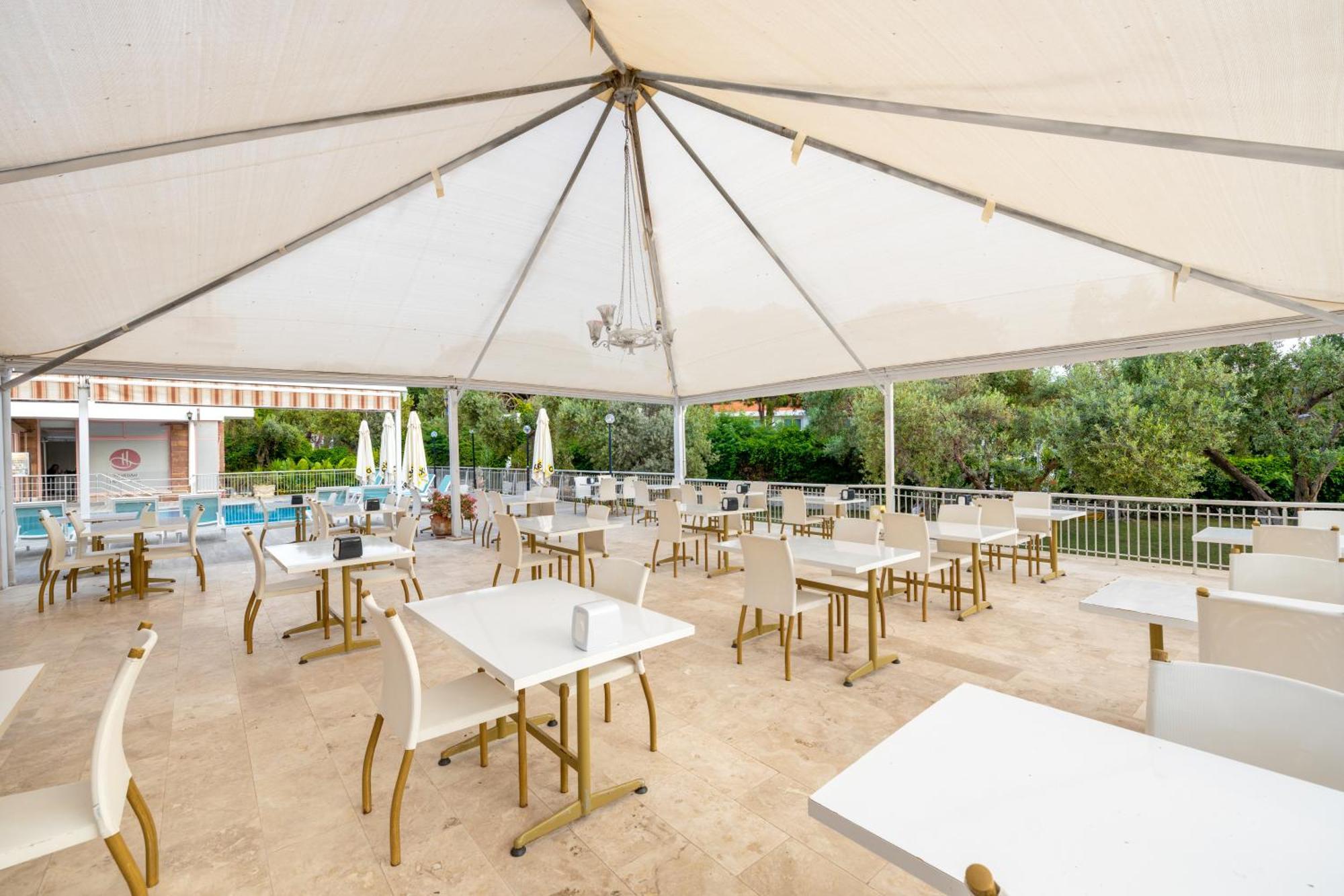Hanedan Beach Hotel Foca Exterior photo