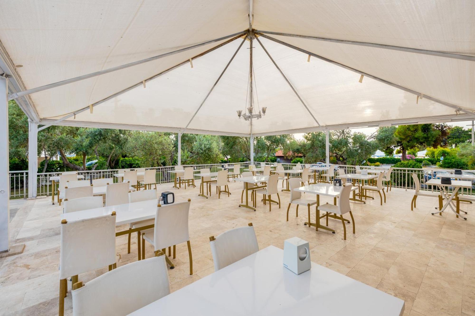 Hanedan Beach Hotel Foca Exterior photo