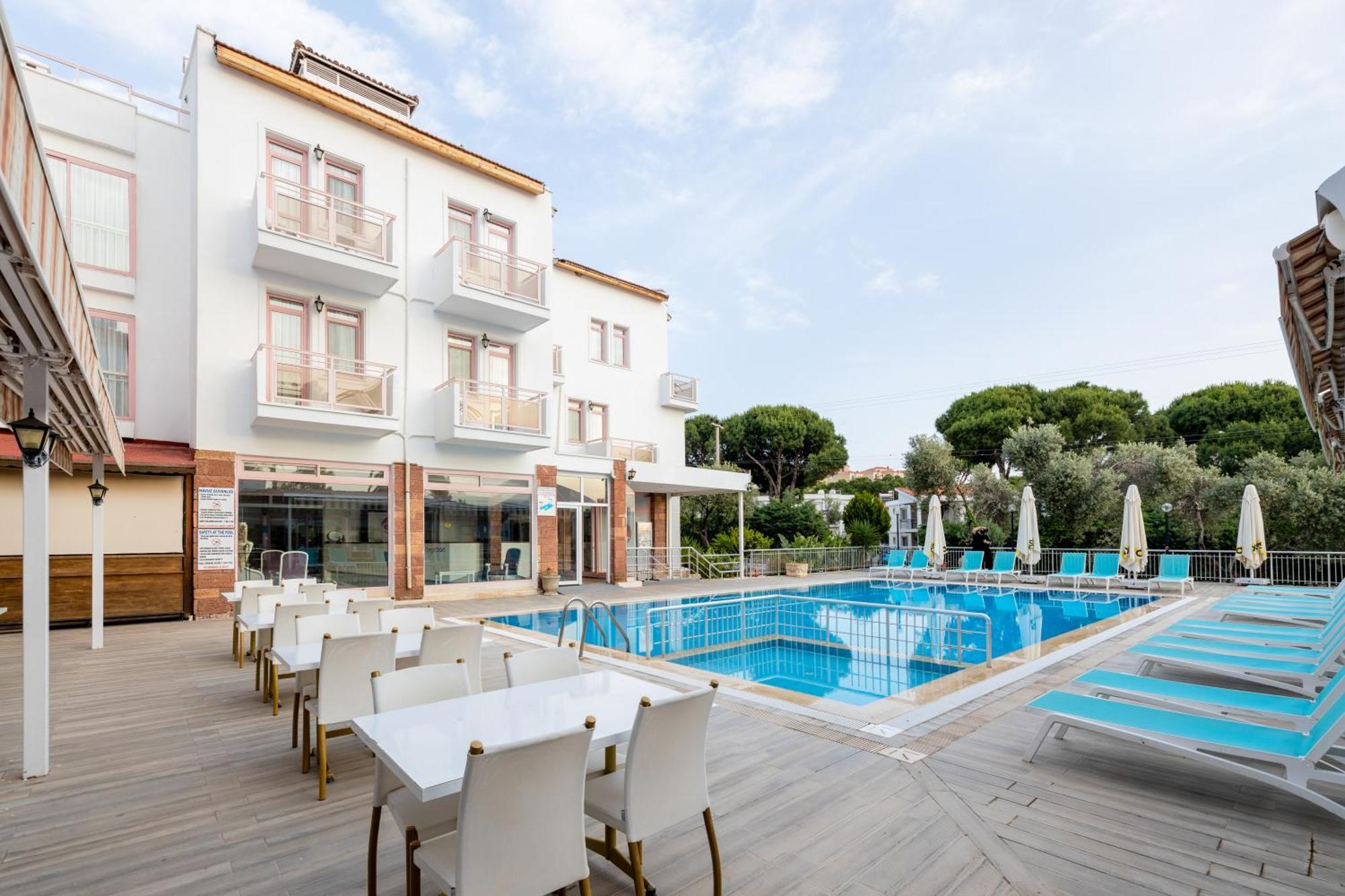 Hanedan Beach Hotel Foca Exterior photo