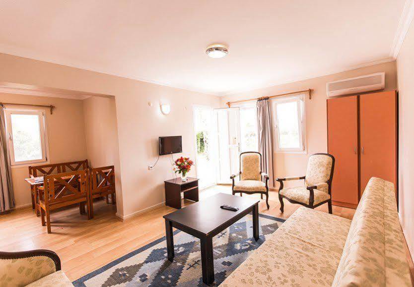 Hanedan Beach Hotel Foca Exterior photo